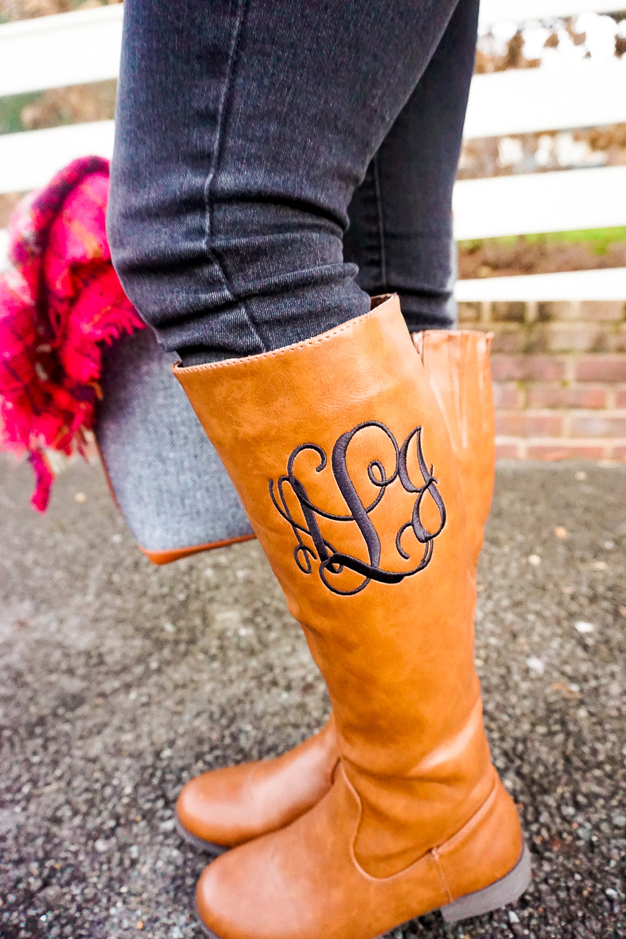 amy-littleson-from-i-believe-in-pink-in-united-monograms-monogram-boots-and-tote-with-a-black-tassel-poncho-6
