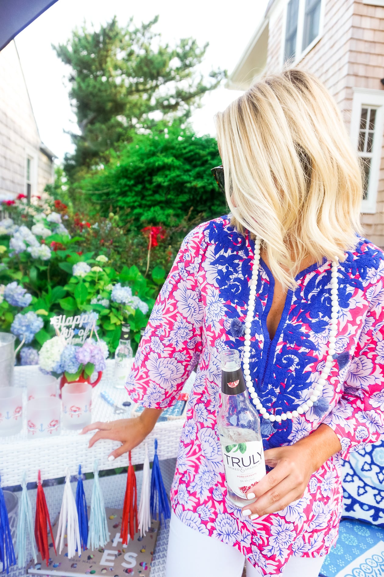 4th of July party on the patio with a summer patriotic bar cart