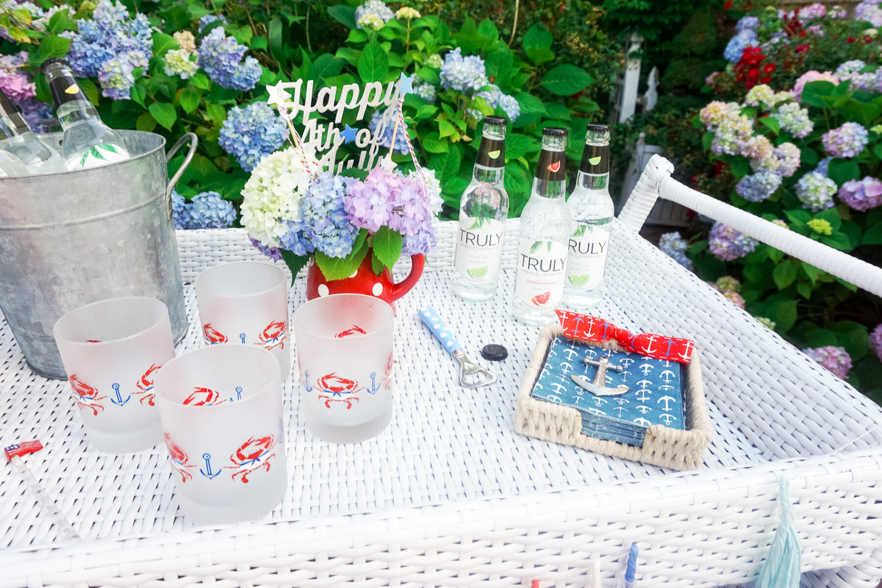 4th of July party on the patio with a summer patriotic bar cart