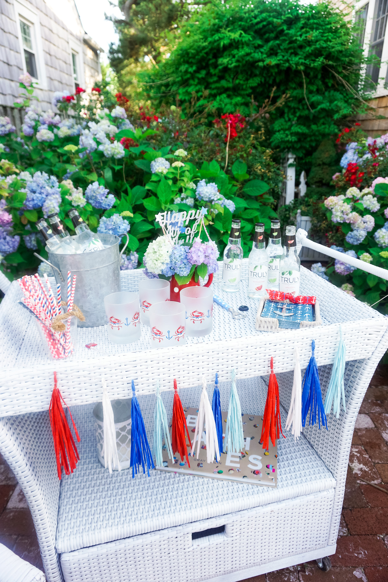 4th of July party on the patio with a summer patriotic bar cart