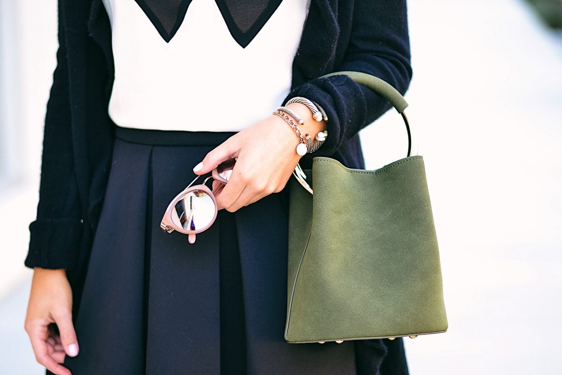 Bow top and black scalloped shoes